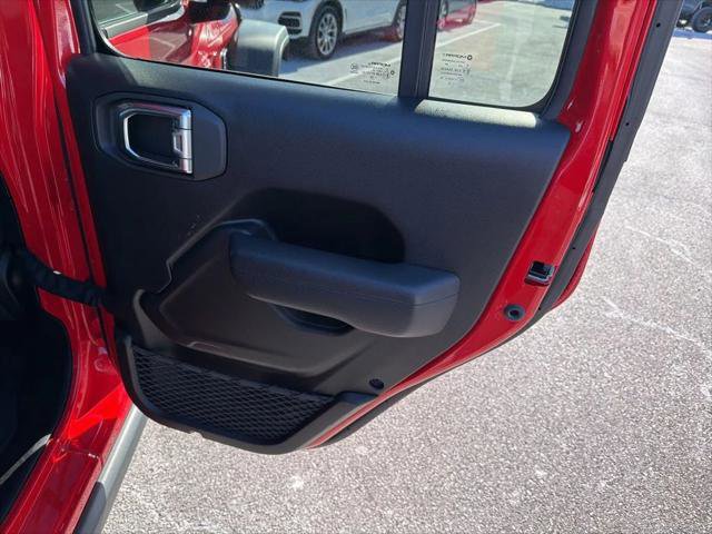 Certified 2025 Jeep Wrangler Unlimited Rubicon 4xe w/ Convenience Group image 9