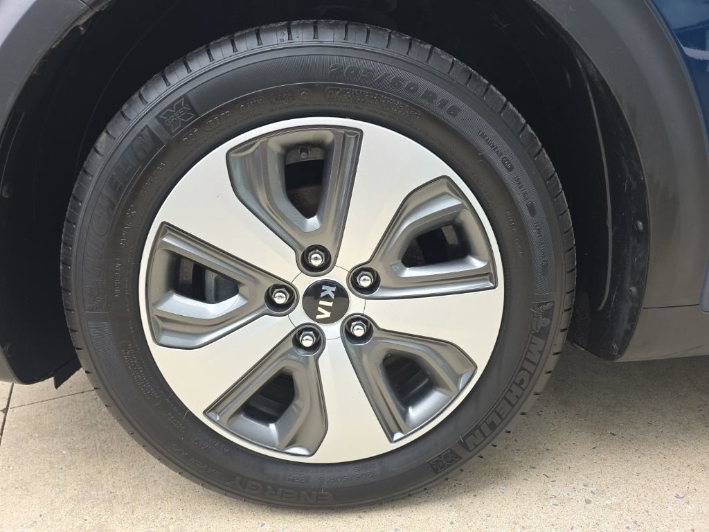 Used 2019 Kia Niro LX FWD image 24