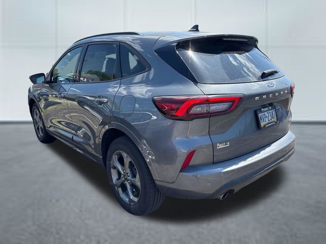 Used 2023 Ford Escape ST-Line Select w/ Tech Pack #2 AWD/4WD image 2