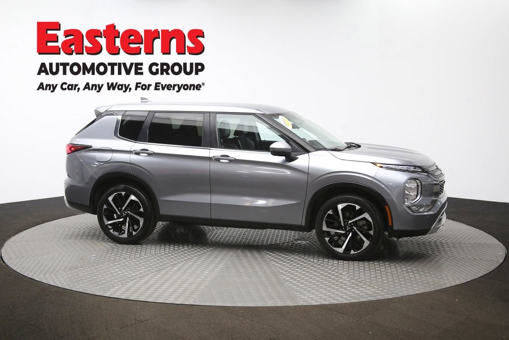 Used 2024 Mitsubishi Outlander SE image 47