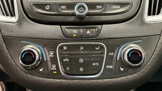 Used 2021 Chevrolet Malibu LT image 36