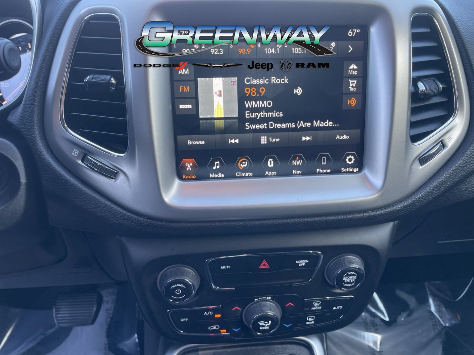 Used 2017 Jeep Compass Latitude w/ Popular Equipment Group FWD image 20