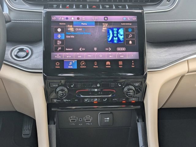 Used 2025 Jeep Grand Cherokee Limited image 21