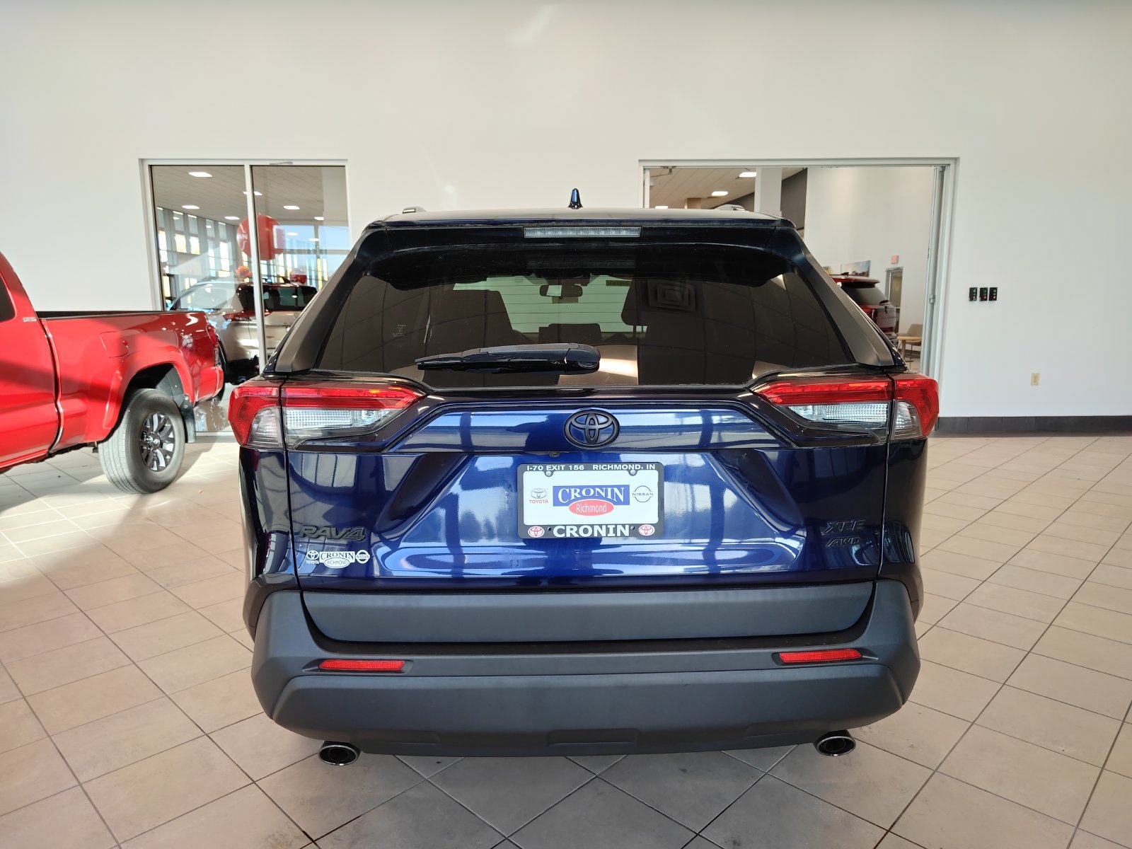 Used 2019 Toyota RAV4 XLE w/ Convenience Package AWD/4WD image 4