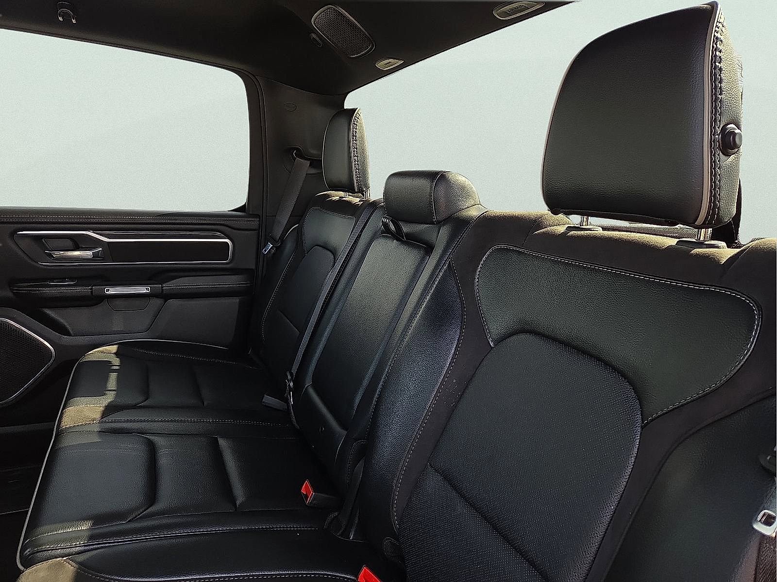 Used 2024 RAM 1500 Laramie image 10