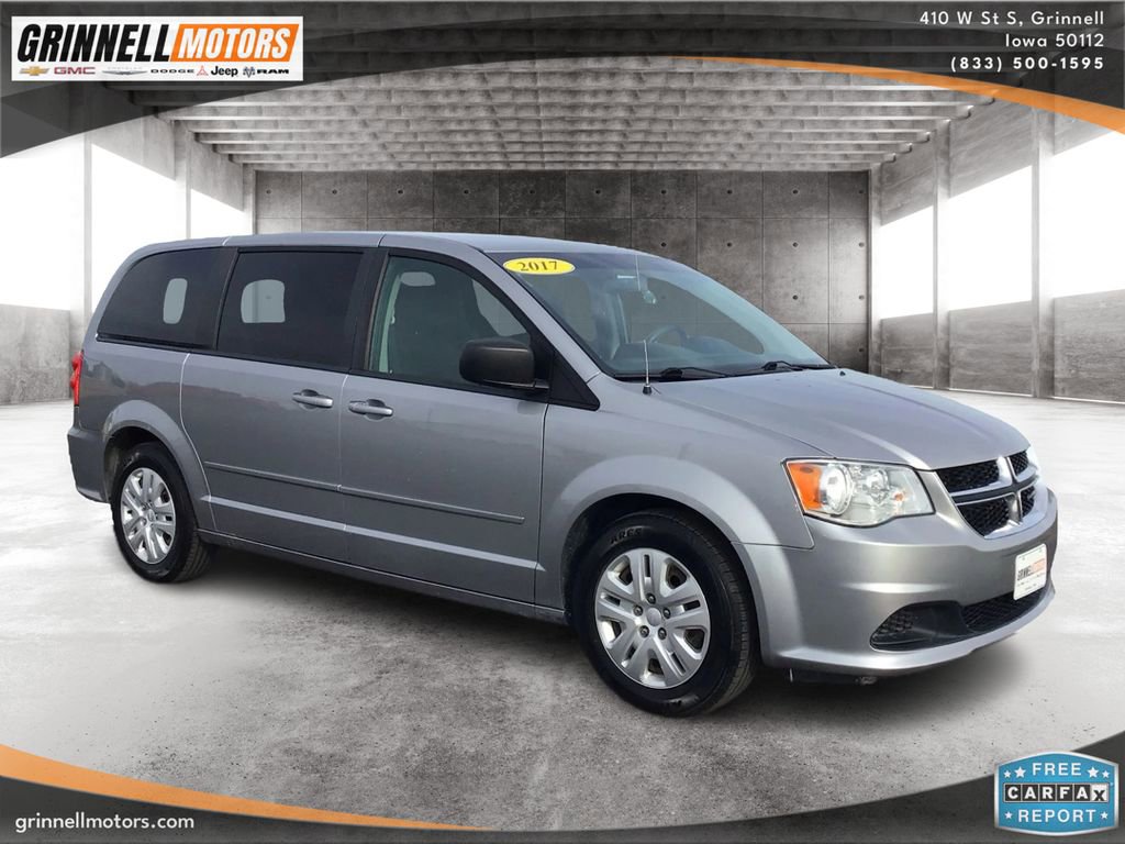 Used 2017 Dodge Grand Caravan SE image 3