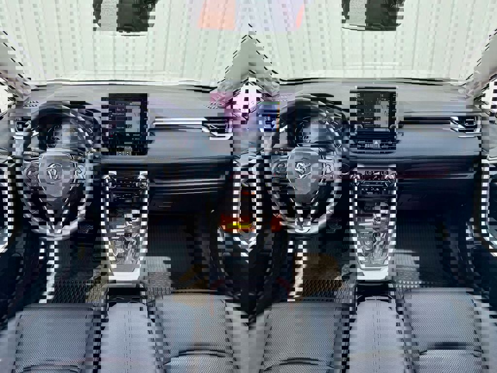 Used 2021 Toyota RAV4 Limited w/ Limited Grade Weather Package AWD/4WD image 36