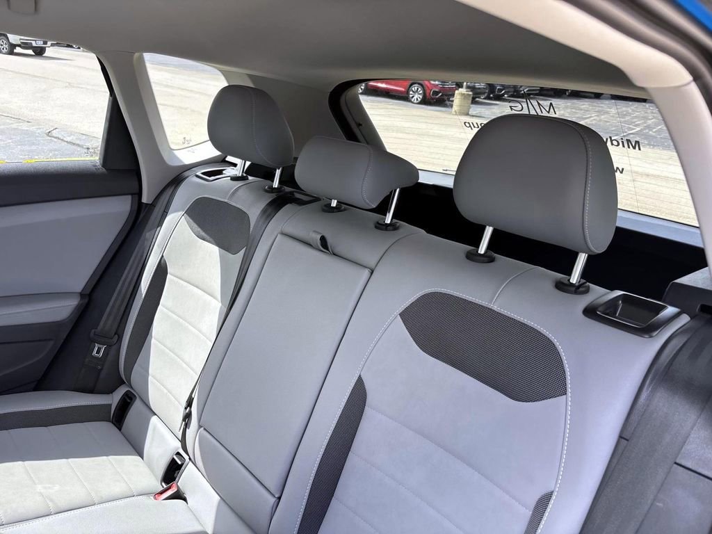 Used 2024 Volkswagen Taos SE image 26