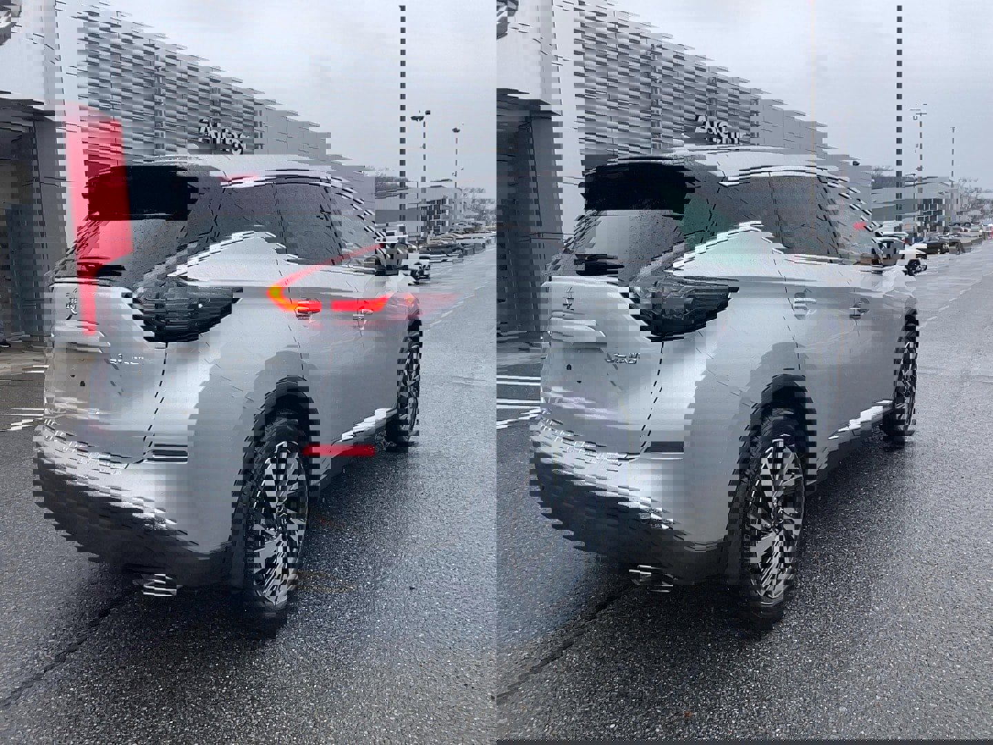 Used 2024 Nissan Murano SL image 23