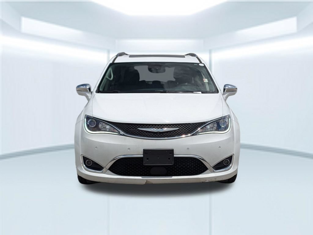 Used 2020 Chrysler Pacifica Limited w/ Advanced Safetytec Group FWD image 11