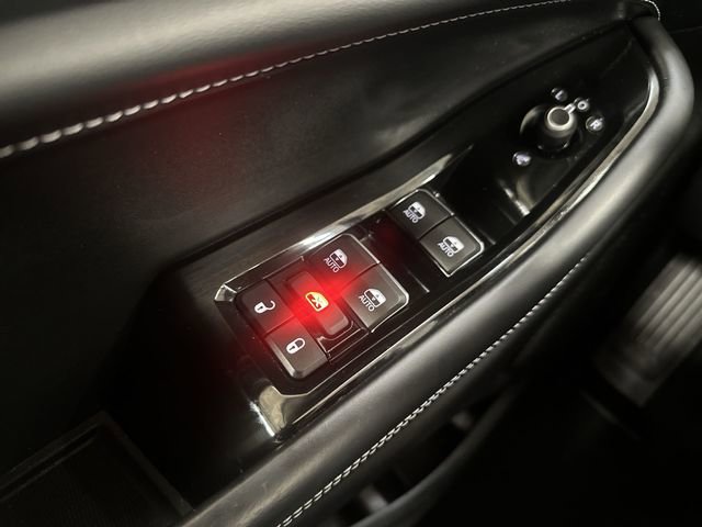 Used 2022 Jeep Grand Cherokee Overland image 16