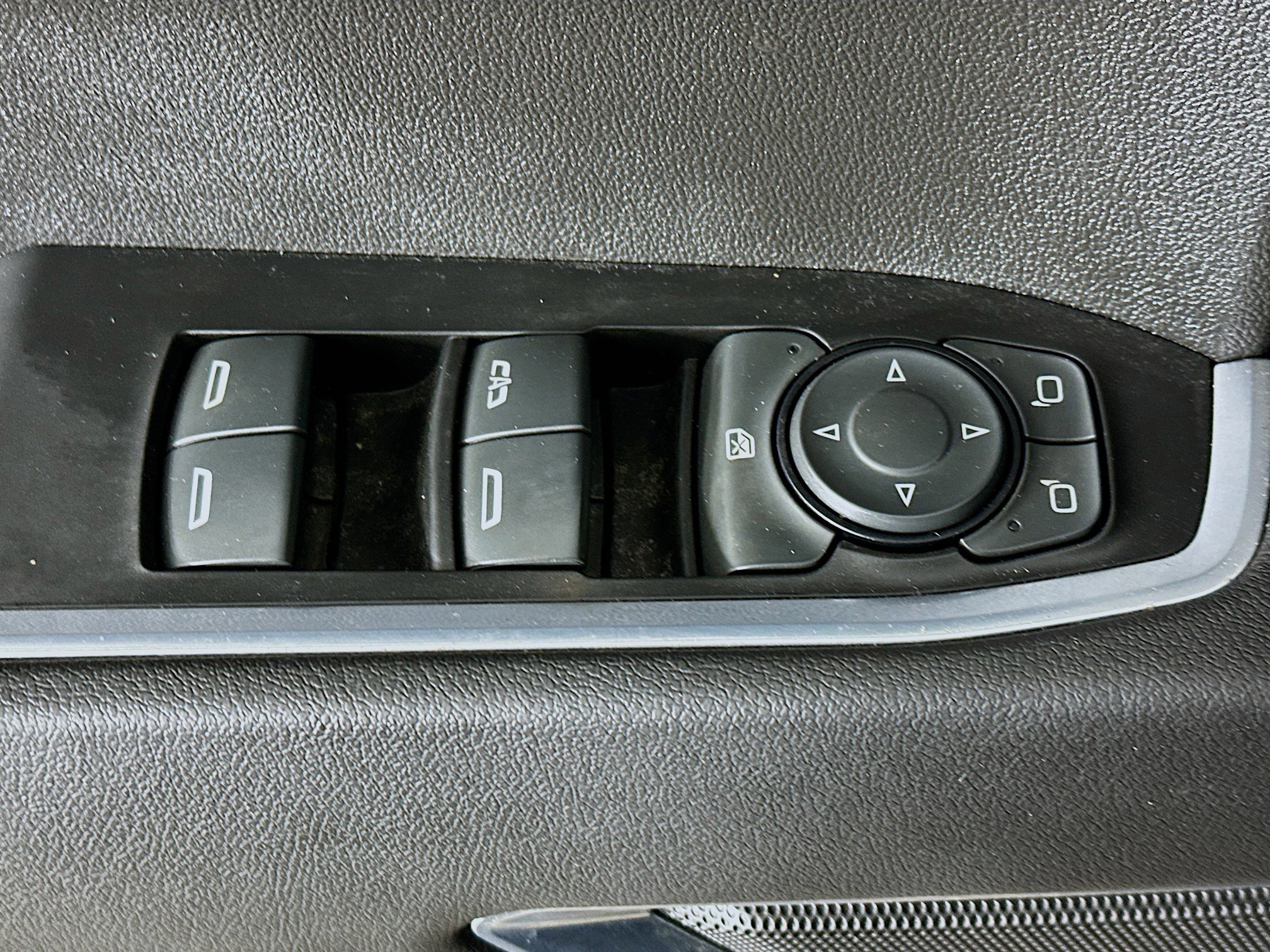 Used 2023 GMC Sierra 1500 Elevation image 15