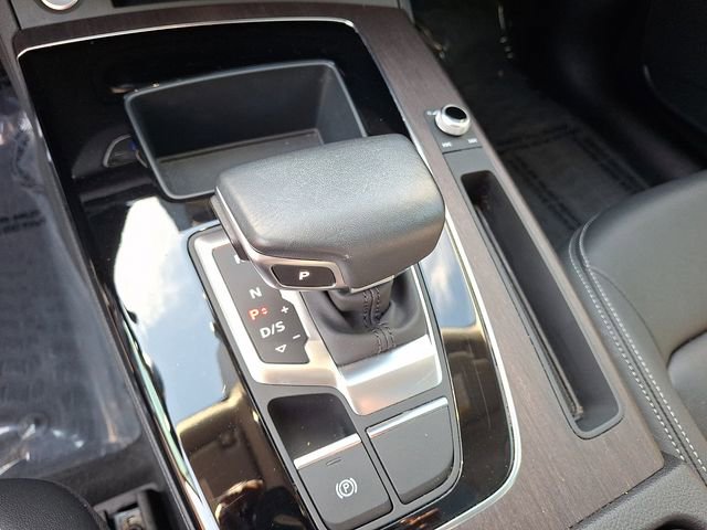 Used 2022 Audi Q5 2.0T Premium w/ Convenience Package AWD/4WD image 12