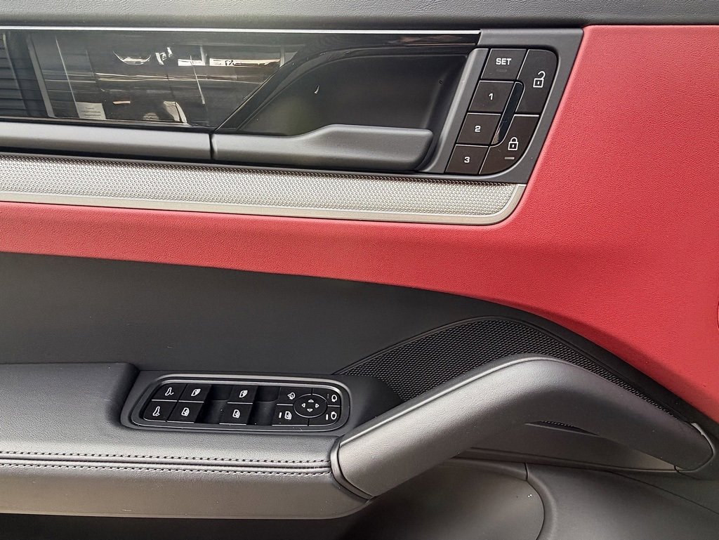 New 2026 Porsche Cayenne S image 16