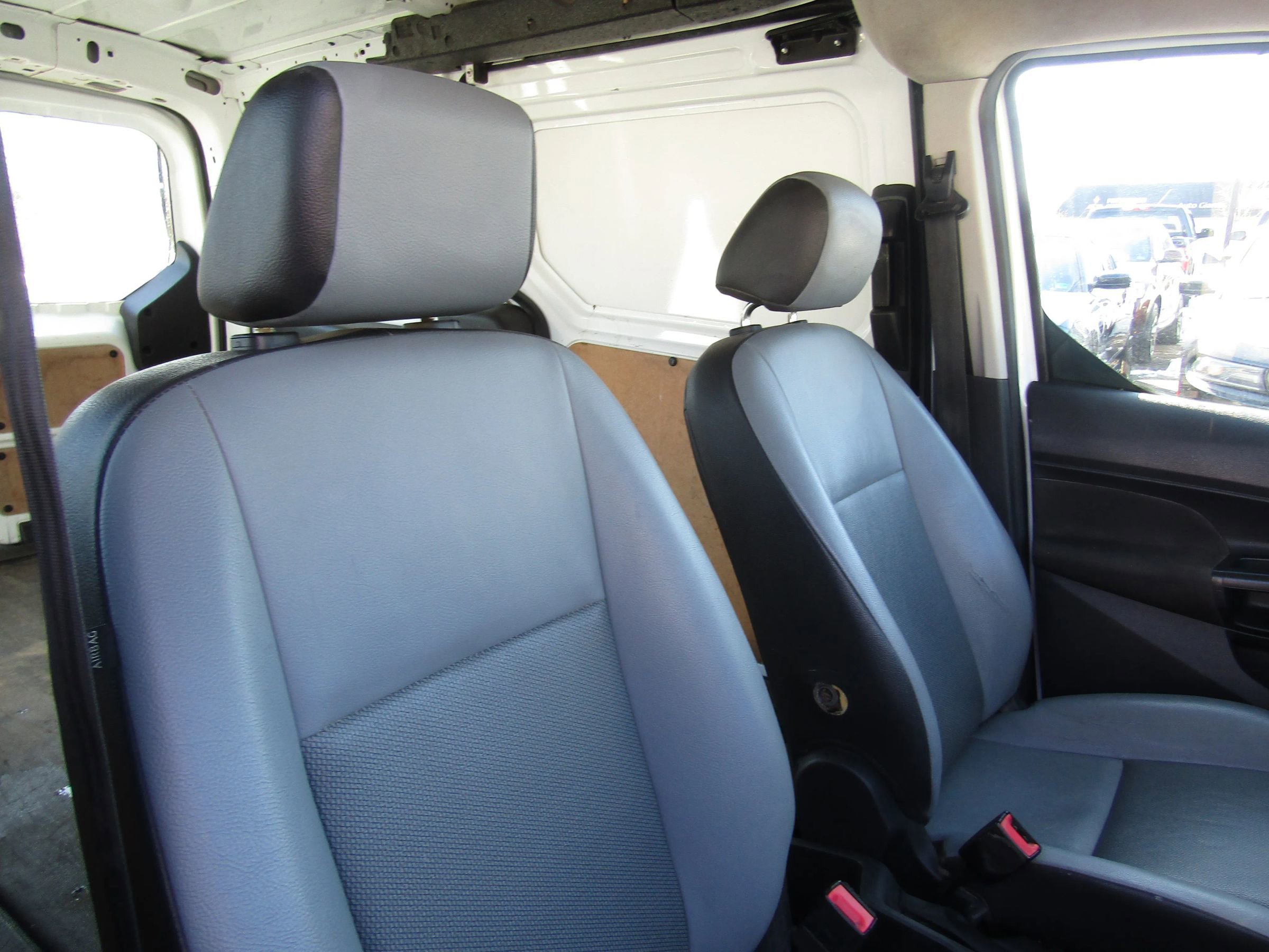 Used 2016 Ford Transit Connect XL image 10