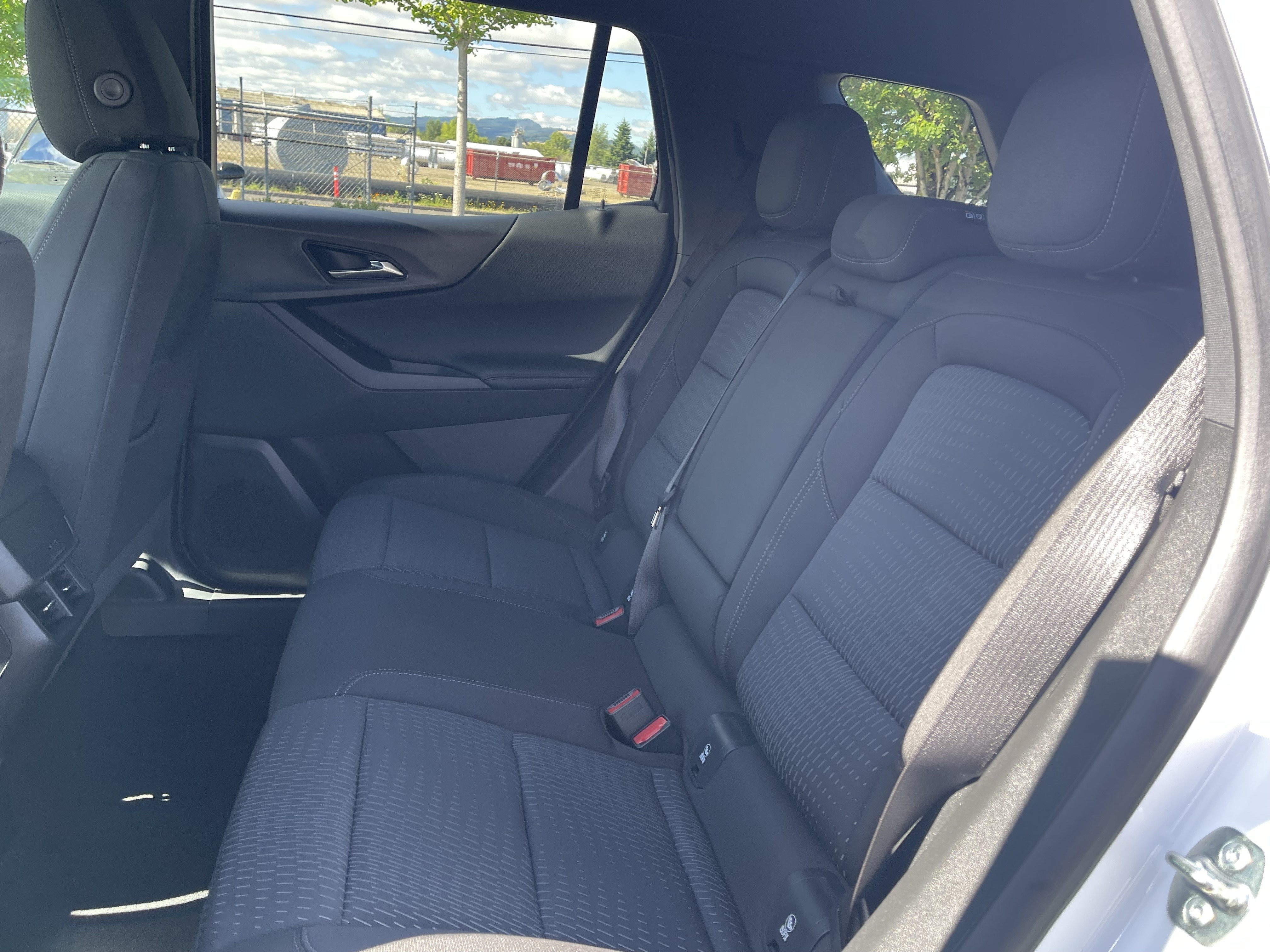 Used 2026 Chevrolet Equinox LT AWD/4WD image 14