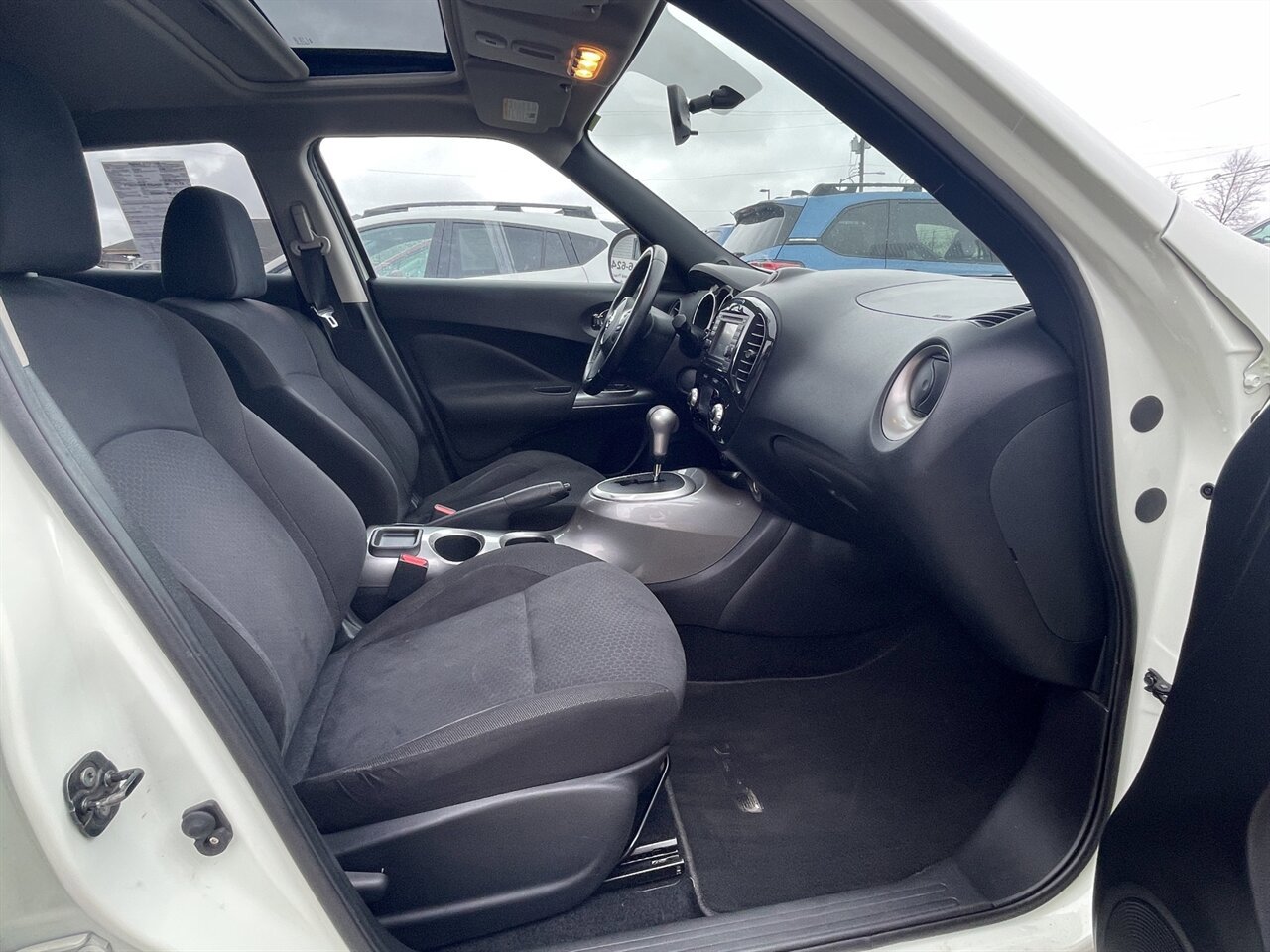 Used 2012 Nissan Juke SV image 6