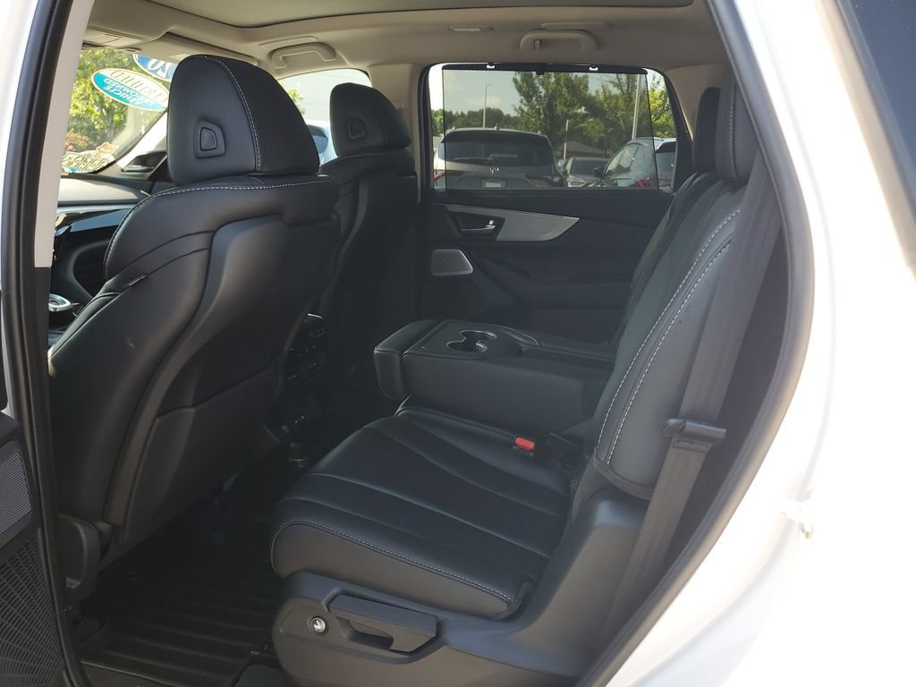 Certified 2026 Acura MDX w/ Technology Package FWD image 13