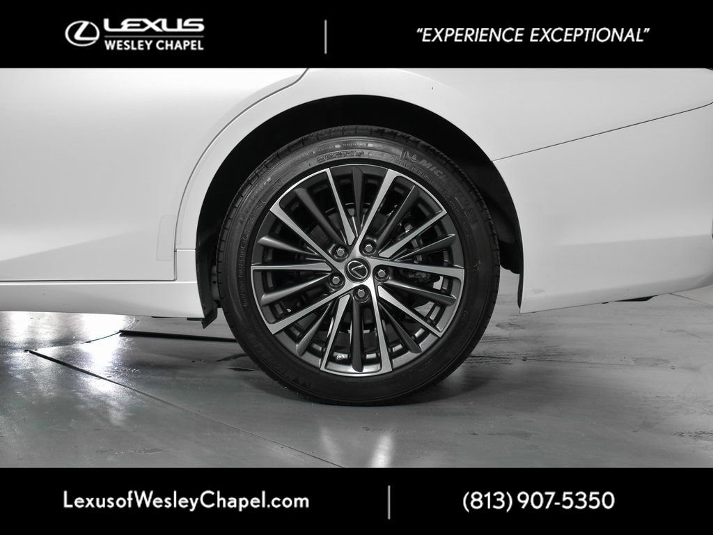 Used 2024 Lexus ES 250 250 w/ Premium Package image 11