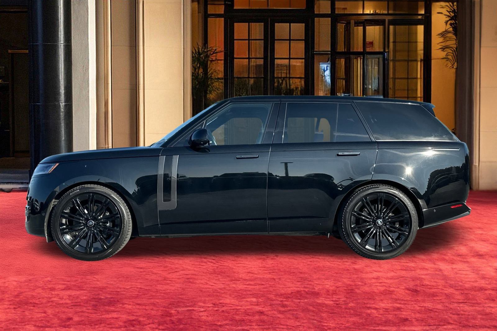 Used 2023 Land Rover Range Rover SE image 3