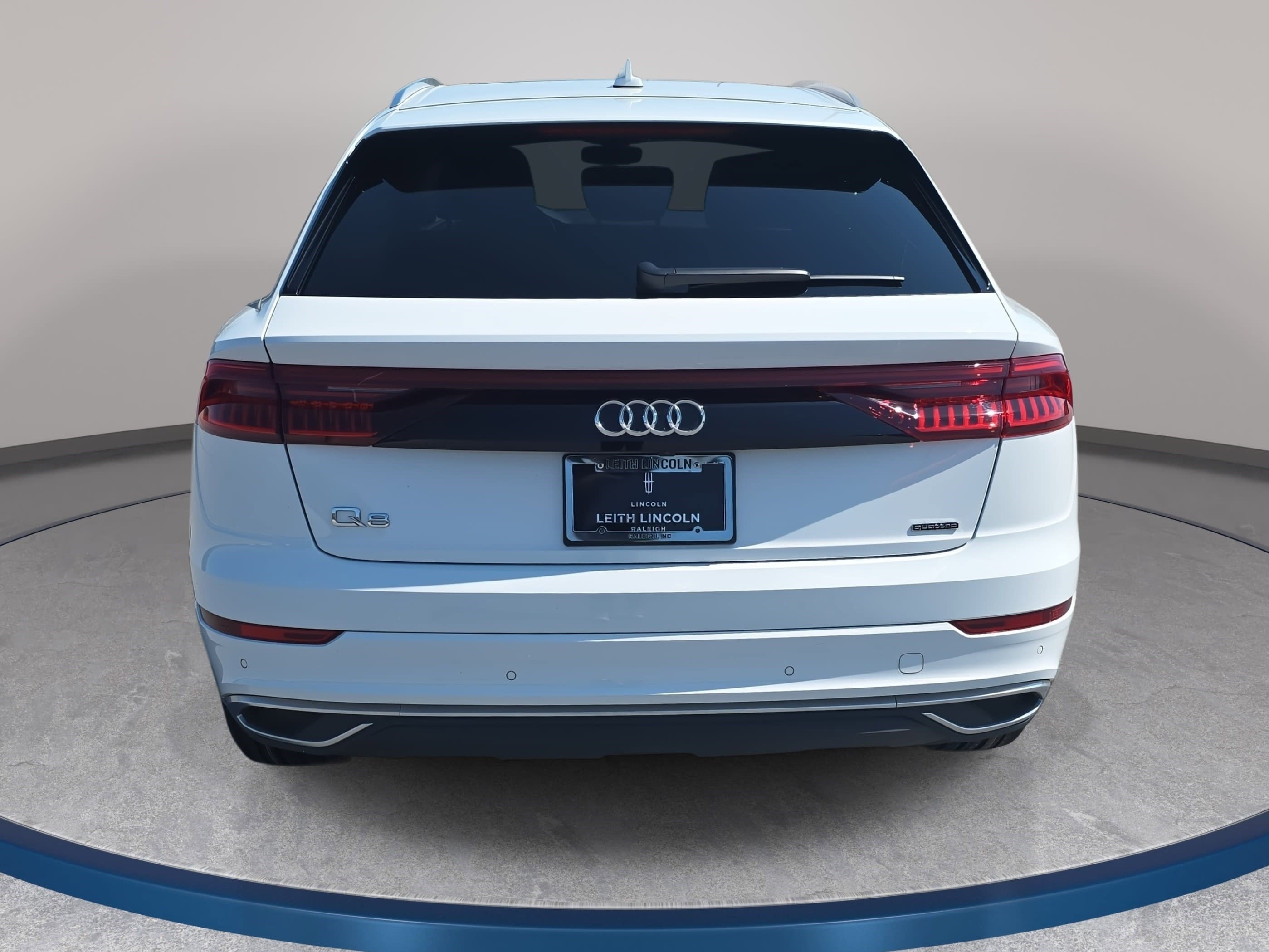 Used 2023 Audi Q8 Premium image 6