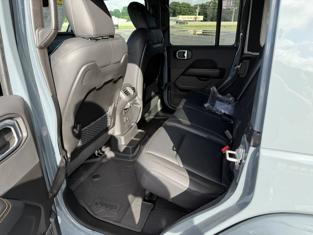 New 2026 Jeep Wrangler Unlimited Sahara AWD/4WD image 14