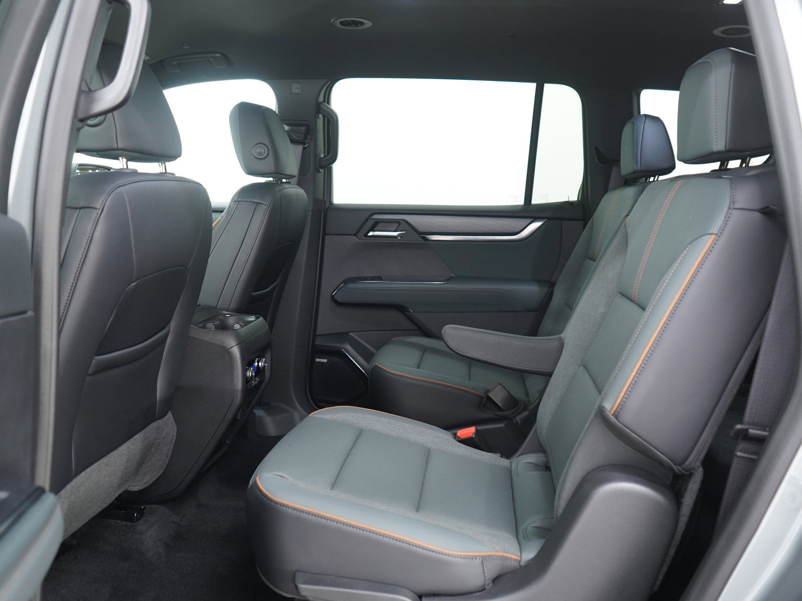 Used 2024 GMC Acadia AT4 w/ LPO, Floor Liner Package image 19