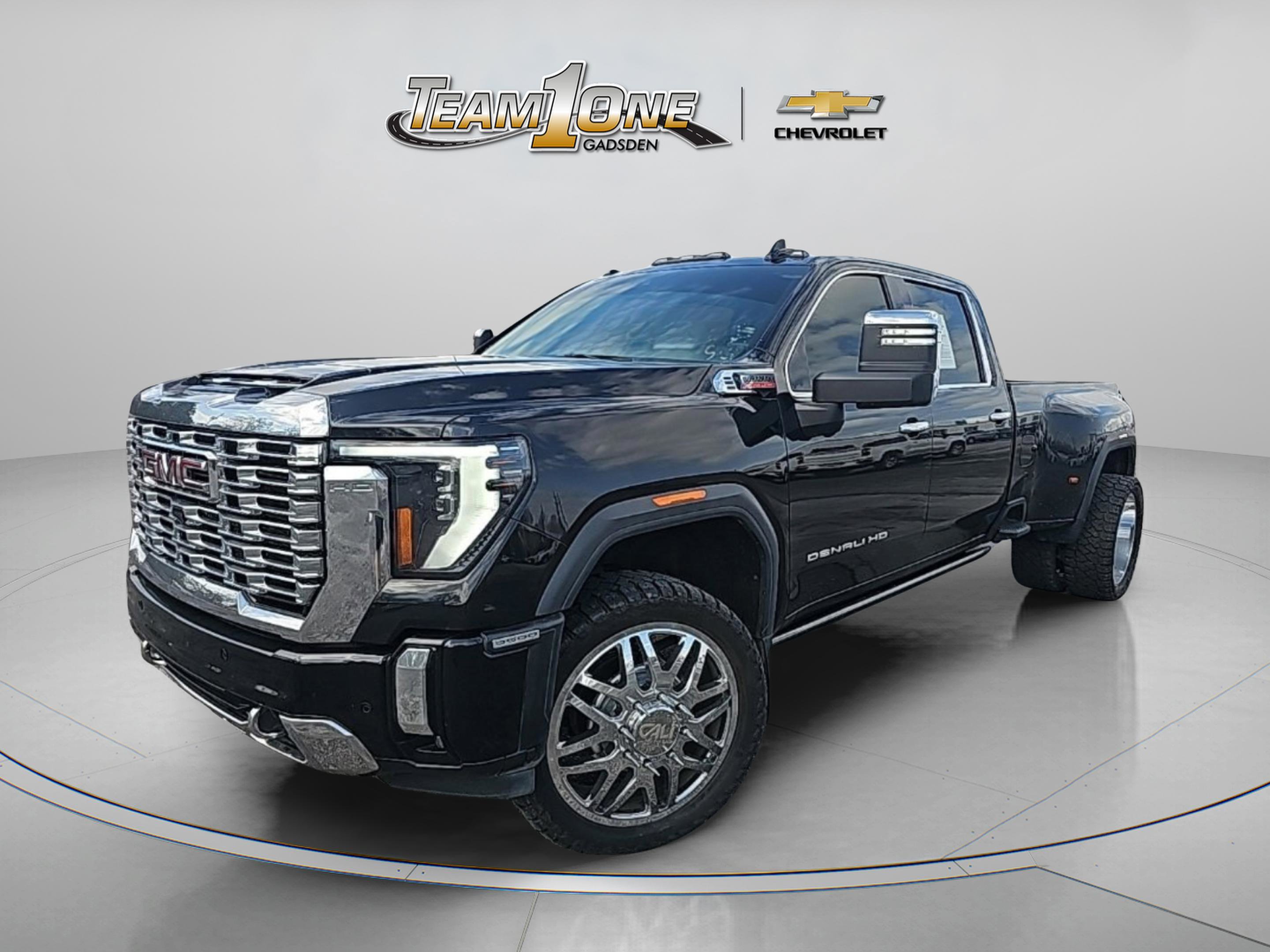 Used 2024 GMC Sierra 3500 Denali w/ Denali Reserve Package image 4