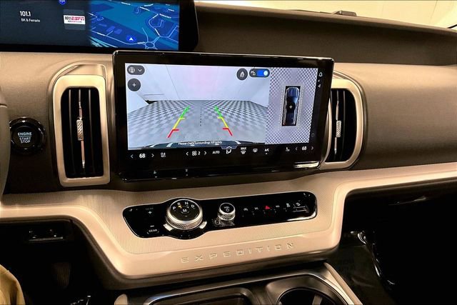 Used 2025 Ford Expedition Active image 31