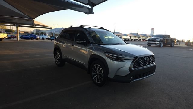 Used 2025 Toyota Corolla Cross XLE w/ Convenience Package image 4