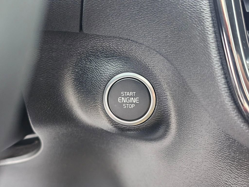 Used 2020 Volvo XC40 T5 Momentum AWD/4WD image 31