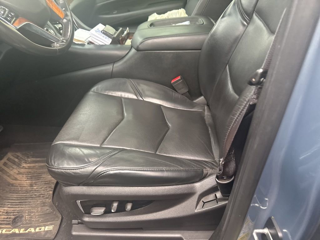 Used 2015 Cadillac Escalade Premium AWD/4WD image 10