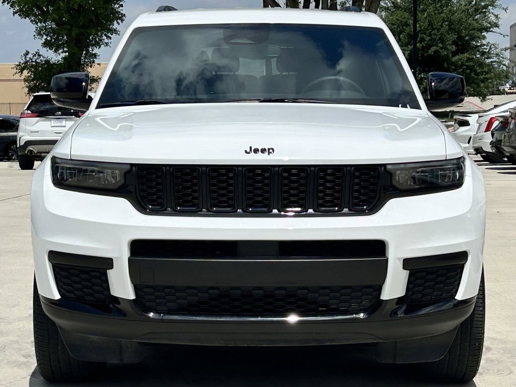 Used 2023 Jeep Grand Cherokee L Laredo RWD image 7