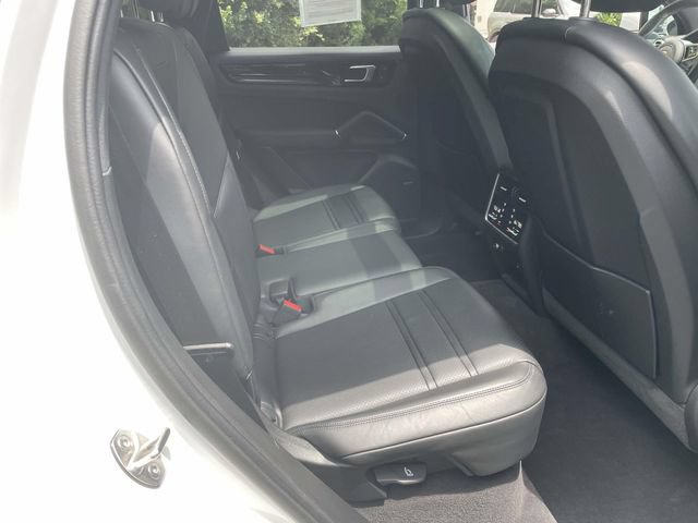 Used 2023 Porsche Cayenne AWD/4WD image 34