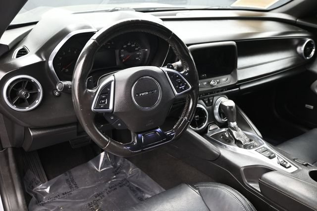 Used 2019 Chevrolet Camaro LT w/ Technology Package RWD image 8