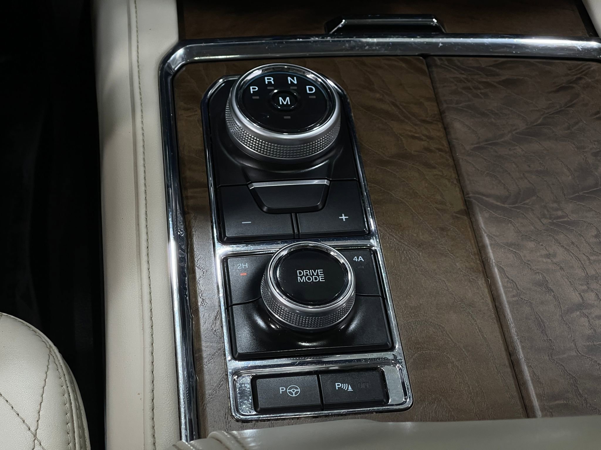 Used 2019 Ford Expedition Max Platinum AWD/4WD image 29