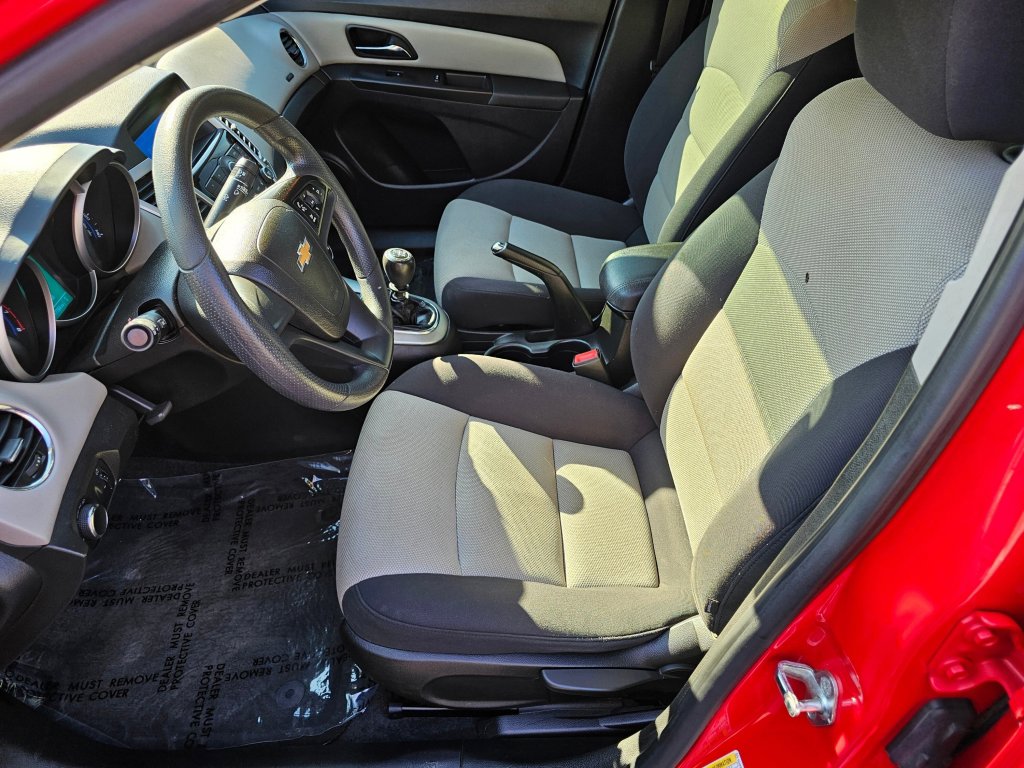 Used 2015 Chevrolet Cruze LS image 18
