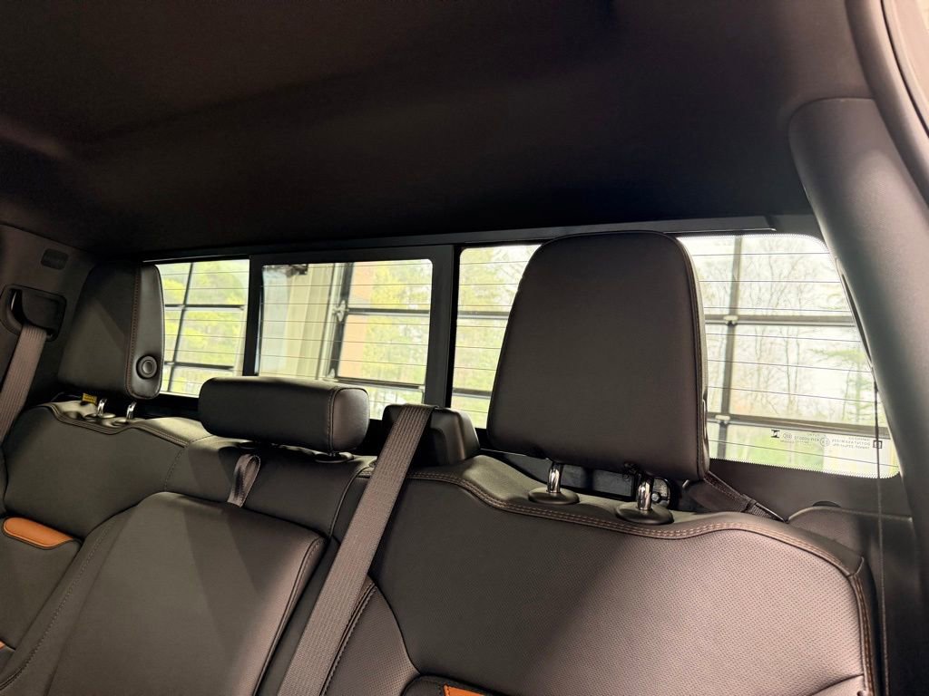 Used 2025 GMC Sierra 2500 AT4 w/ AT4 Premium Plus Package image 21