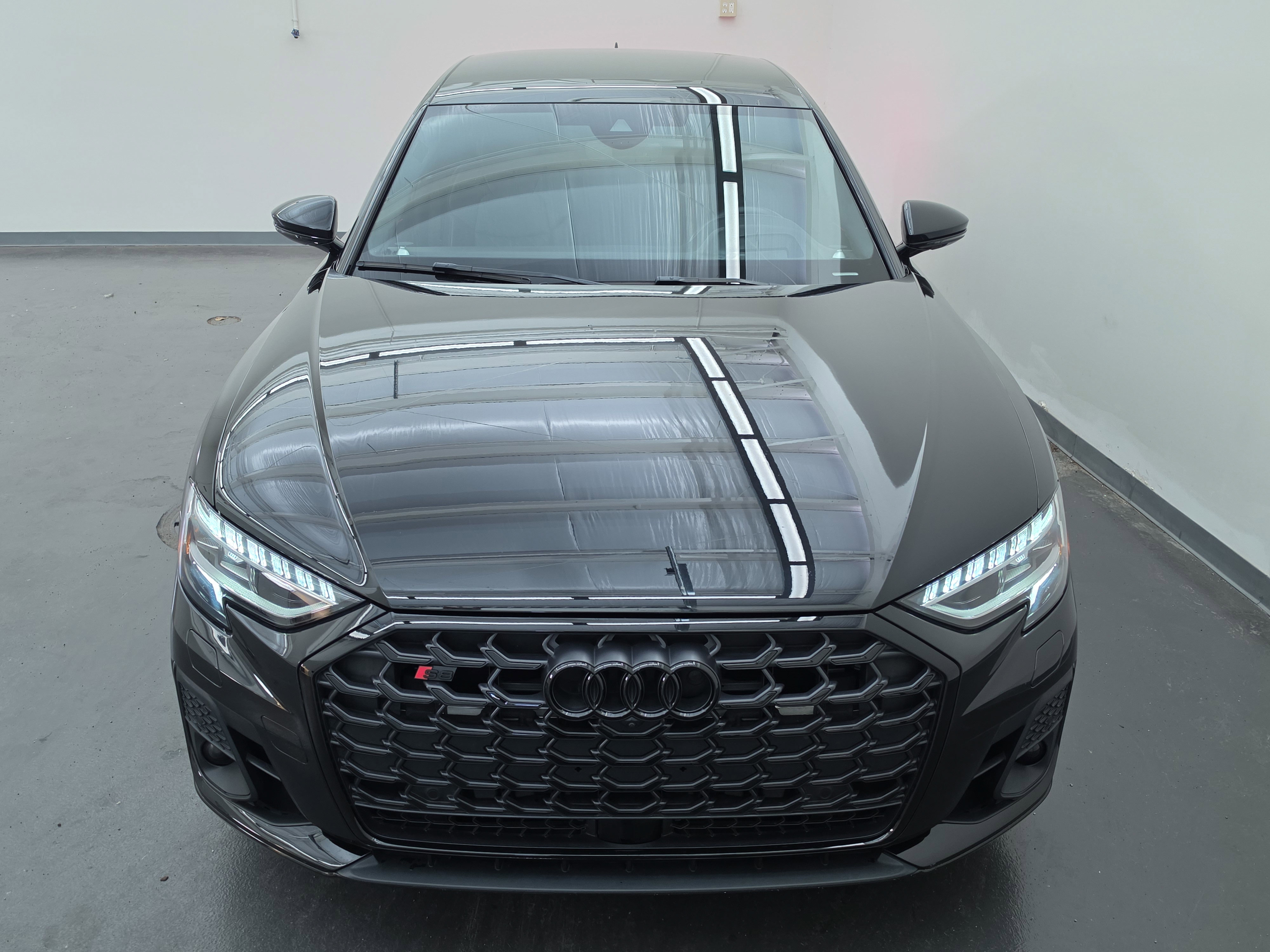 Used 2022 Audi S8 w/ S8 Comfort Plus Package AWD/4WD image 9