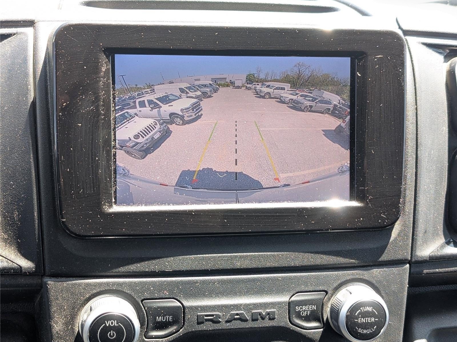 Used 2024 RAM ProMaster 2500 w/ Convenience Group FWD image 28