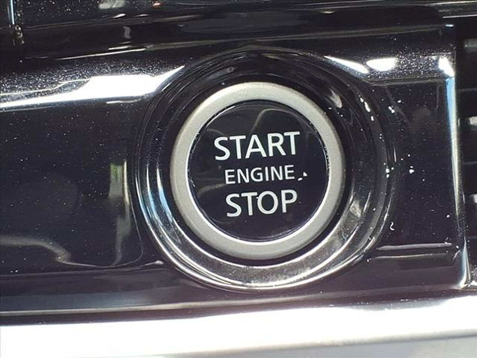 Certified 2024 Nissan Pathfinder SV image 29