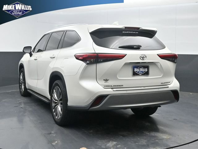 Used 2020 Toyota Highlander Platinum FWD image 5