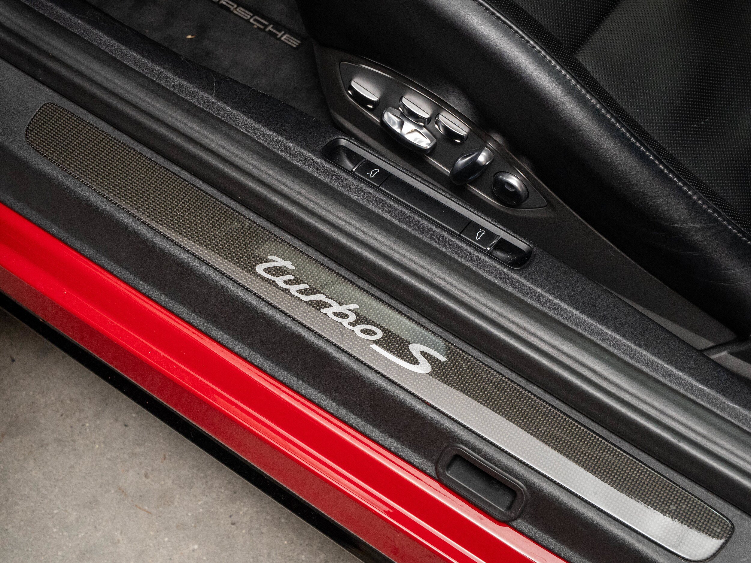 Certified 2019 Porsche 911 Turbo S AWD/4WD image 27