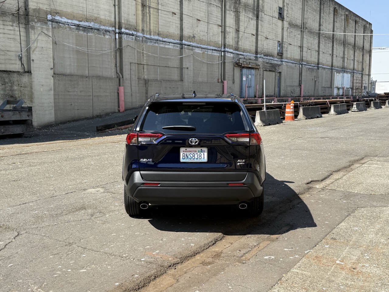 Used 2020 Toyota RAV4 XLE w/ Convenience Package AWD/4WD image 9