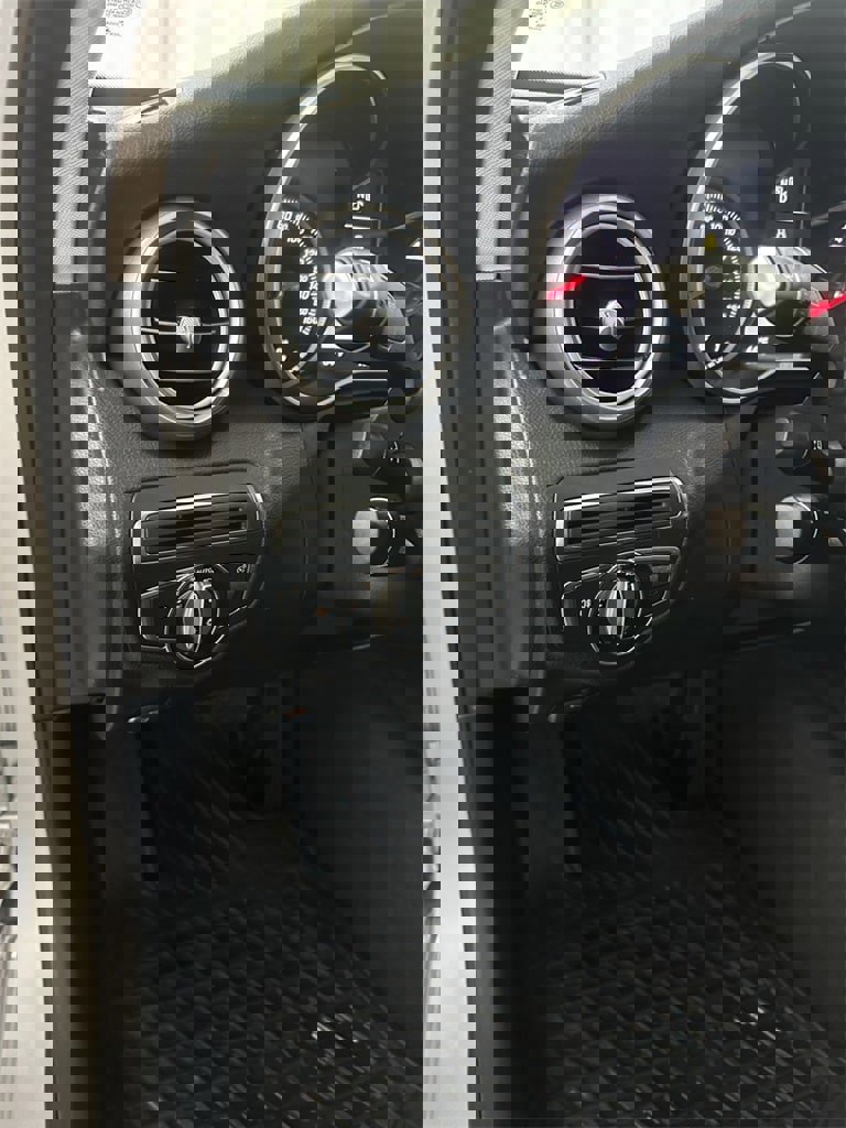 Used 2015 Mercedes-Benz C 300 4MATIC Sedan image 15