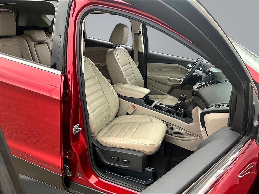 Used 2017 Ford Escape SE w/ SE Leather Comfort Package AWD/4WD image 31