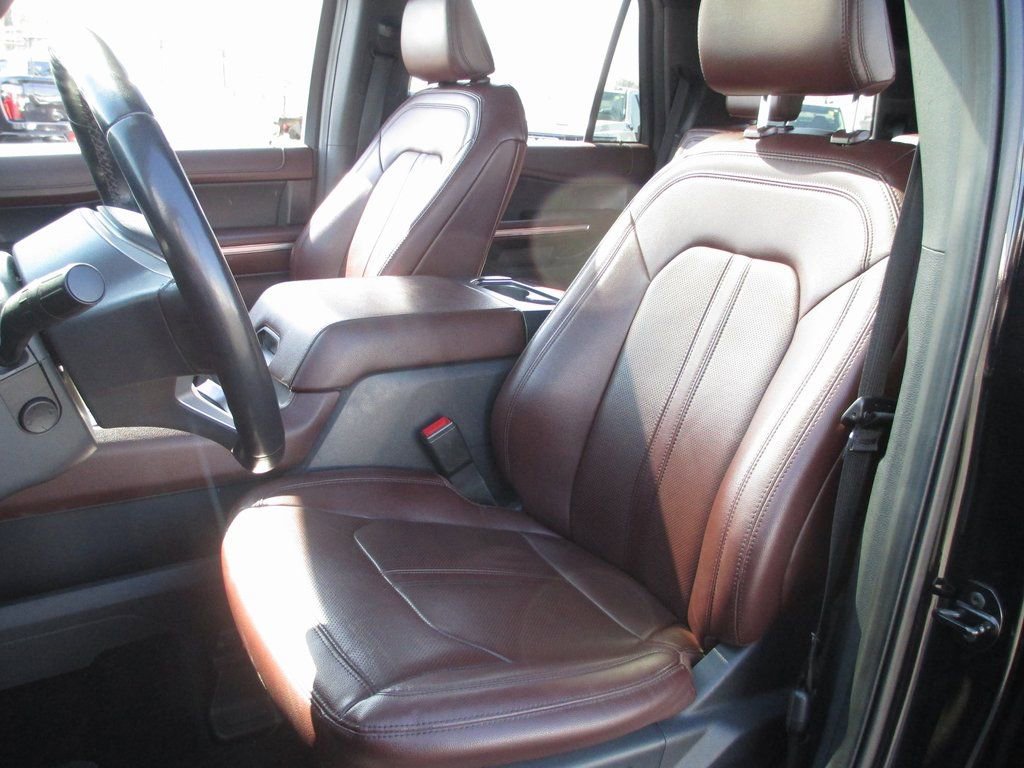 Used 2022 Ford Expedition Limited image 18