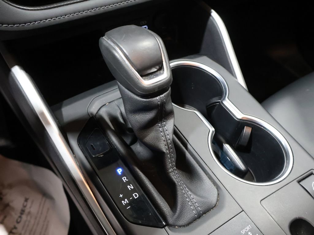 Used 2024 Toyota Highlander XLE image 31