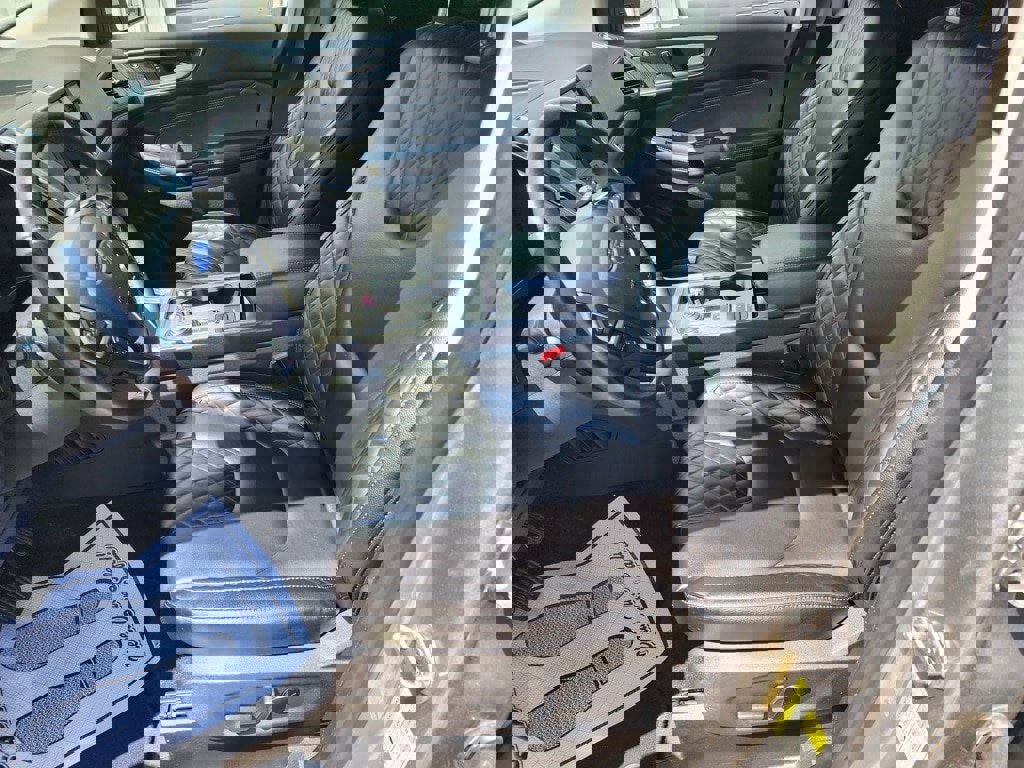 Used 2024 Ford Edge Titanium image 11