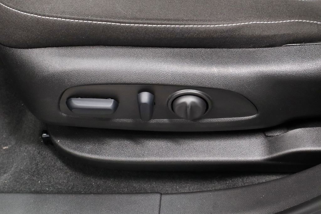 Used 2024 Chevrolet Blazer LT w/ Convenience Package FWD image 24